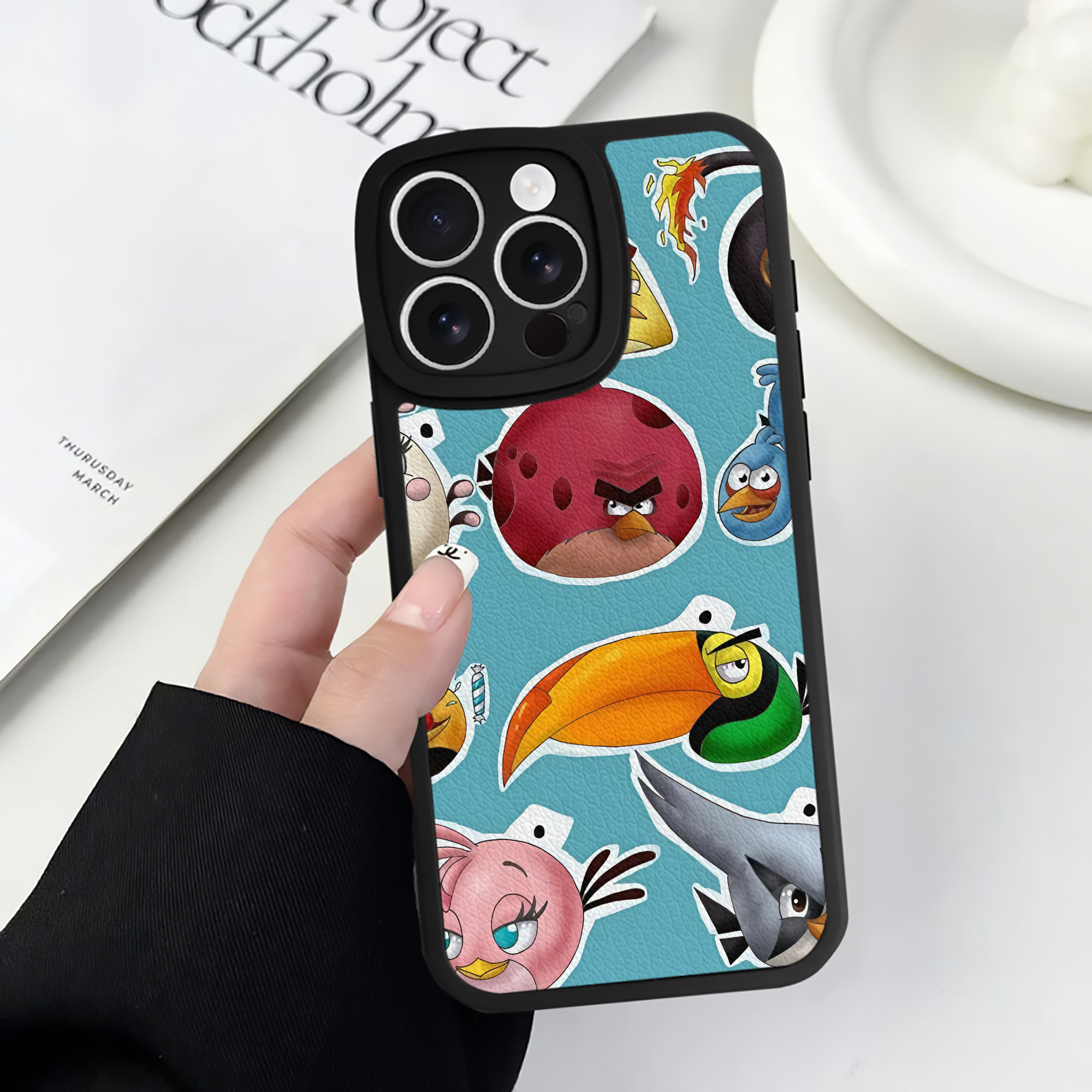 （画像用） Angry Birds アングリーバード 【iPhone 16シリーズ対応】シリコンスマホケース（レザー調） 材質：シリコン